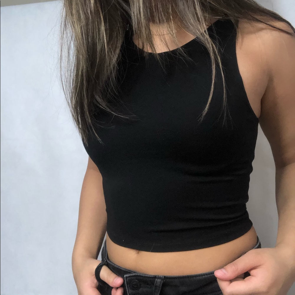Black halter top!
